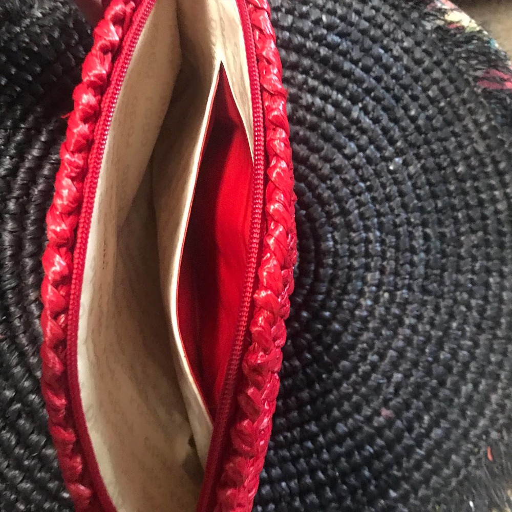 🔥NEW 100% AUTH RODO Red Crossbody w/ Gold Accents - Picture 10 of 13